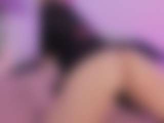 Live cam show with Mia - Tease on Camiplay Live