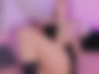 Live cam show with Mia - Fingering on Fling VIP Chat