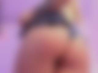 Mia's Live Sex Cam Show