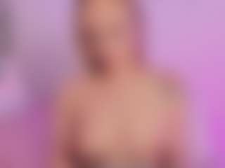 Live cam show with Mia - Blonde Hair Small Tits on Camsoda