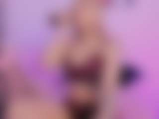 Live cam show with Mia - Flashing on Gym Cam Girls