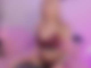 Live cam show with Mia - Butt Plug on Dolls Live