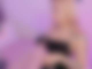 Live cam show with Mia - Public on sexylivex.com
