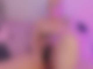Live cam show with Mia - Squirt Blonde Hair on hotwifechat.live