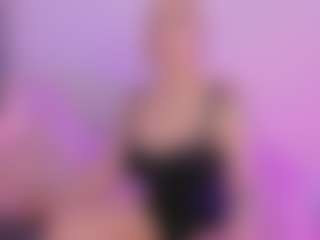 Mia's Live Sex Cam Show