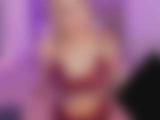 Live cam show with Mia - Oil on live.xheat.ai