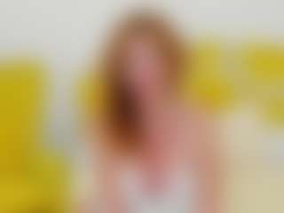 britishmilfpenelope MILF webcam performer live streaming