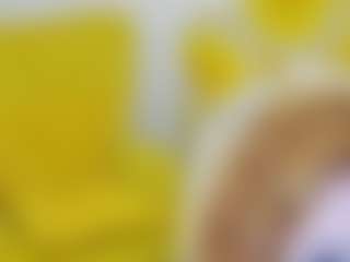 Live cam show with britishmilfpenelope - Oil on Cam Slut
