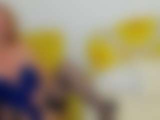Live cam show with britishmilfpenelope - Grey Eyes on Gym Cam Girls