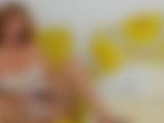 Live cam show with britishmilfpenelope - Oil on Strip Flash - Live Sex Shows