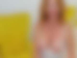 britishmilfpenelope MILF webcam performer live streaming