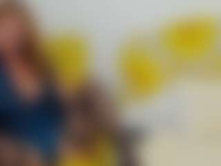 Live cam show with britishmilfpenelope - Red Hair on xplaylive.com