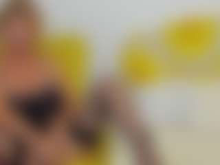 Live cam show with britishmilfpenelope - Flashing on CamClone