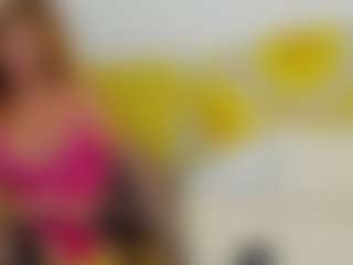 Live cam show with britishmilfpenelope - Flashing on sexylive.show