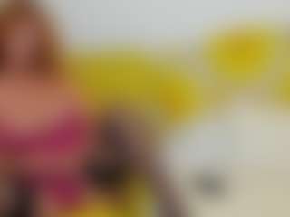 Live cam show with britishmilfpenelope - Flashing on Dolls Live