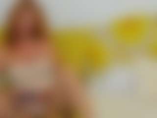 Live cam show with britishmilfpenelope - Natural on CamwithHer