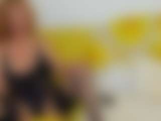 Live cam show with britishmilfpenelope - Granny Big Ass on Camiplay Live