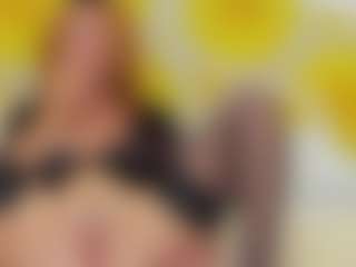 Live cam show with britishmilfpenelope - Bedroom MILF on Gym Cam Girls