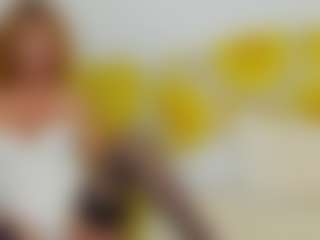 Live cam show with britishmilfpenelope - Shaved Pussy on CamwithHer