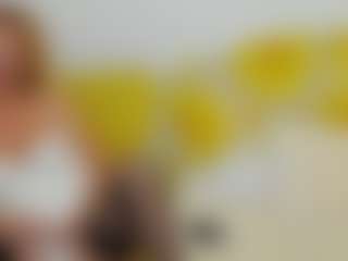 Live cam show with britishmilfpenelope - Solo on Camsoda