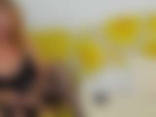 Live cam show with britishmilfpenelope - Flashing on Camsoda