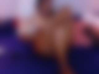 Live cam show with Kiara Evans - Dildo on CamClone
