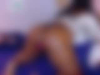 Live cam show with Kiara Evans - Ebony on 1on1-livenow | colombia