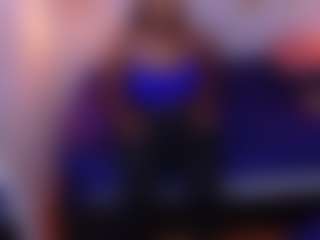 Kiara Evans MILF webcam performer live streaming
