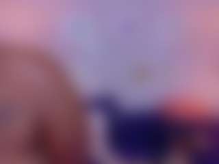 Live cam show with Kiara Evans - Black MILF on Camsoda