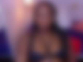 Live cam show with Kiara Evans - Black MILF on Camsoda