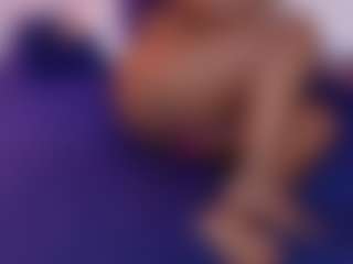 Live cam show with Kiara Evans - Ebony MILF on CSO-WL