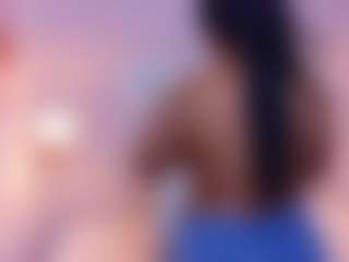 Kiara Evans MILF webcam performer live streaming