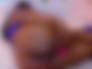 Live cam show with Kiara Evans - Ebony MILF on Camsoda | colombia
