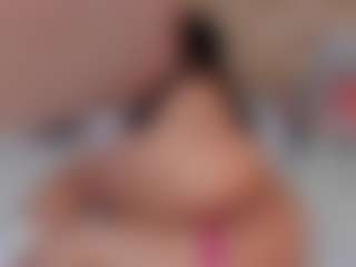 Live cam show with naomie-sky - Shaved Pussy on AdultVida.com