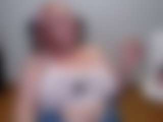 Live cam show with margotgrey - Middle Aged on Fit Hotties
