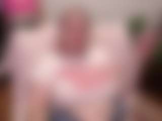 Live cam show with margotgrey - Cuckold on TeamSkeetLive