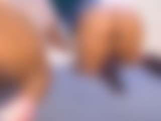 Live cam show with chubby30 - Black MILF on CamClone
