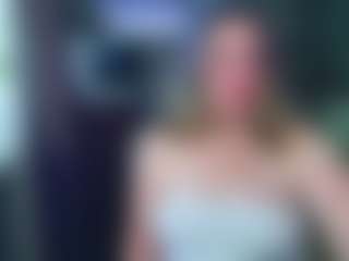 mishabraun MILF webcam performer live streaming