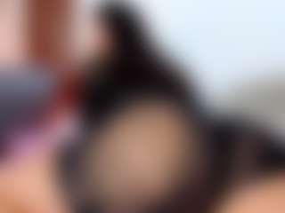 Live cam show with alejamoore - Tease on Camsoda