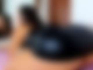 Live cam show with alejamoore - Brown Hair Toys on CamwithHer
