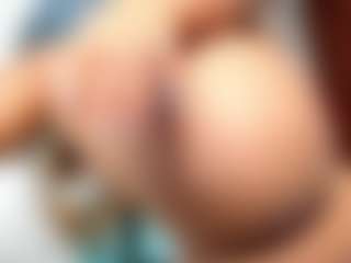 Live cam show with alejamoore - Outside on CamClone