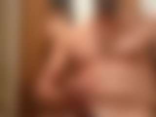 Kindareckless276's Live Sex Cam Show