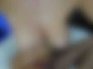 Live cam show with akiralisa - Bedroom Latina on intimatelivegirls.com