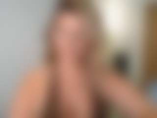Live cam show with British milf jessica Lou - Oil on TeamSkeetLive