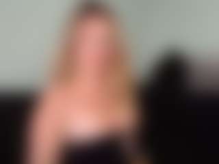 Live cam show with British milf jessica Lou - Sexwebcam on livesuperchat.net