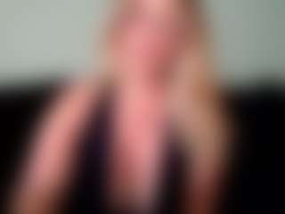 Live cam show with British milf jessica Lou - Self Suck on Camming Site