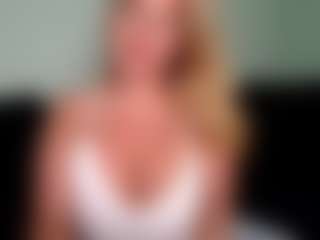 Live cam show with British milf jessica Lou - Strip on https://playwithruby.com