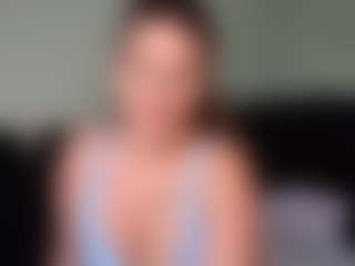 Live cam show with British milf jessica Lou - Cum on StripNow
