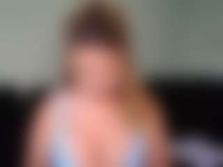 Live cam show with British milf jessica Lou - Double Penetration on Milfs Live