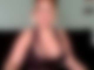 Live cam show with British milf jessica Lou - Dirty on EXY